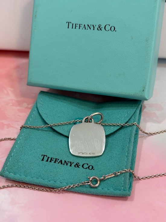 ✨ Tiffany & Co. Cushion Tag Vintage Necklace Sterling 925 Rare Engravable✨ - Picture 4 of 17